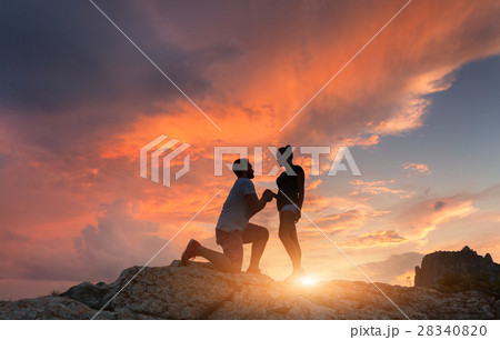 man making marriage proposal to his girlfriend man making marriage proposal to his girlfriend 28340820
