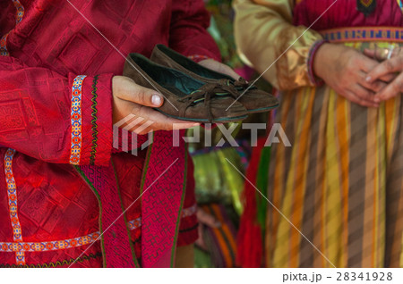 Russian old-fashioned wedding 28341928