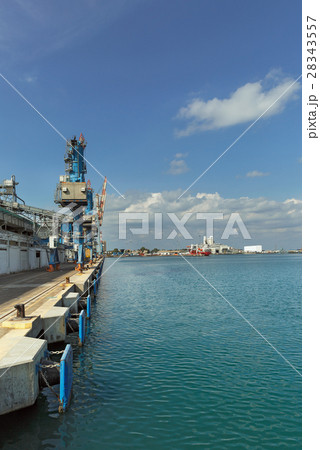marine a cargo mooring 28343557