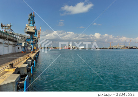 marine a cargo mooring 28343558