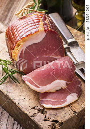 smoked ham 28344205