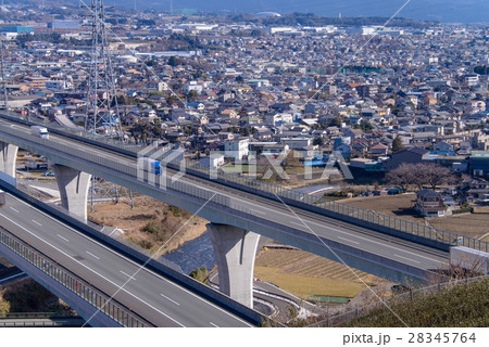 新東名高速道路、静岡県富士宮市付近 新東名高速道路、静岡県富士宮市付近 28345764