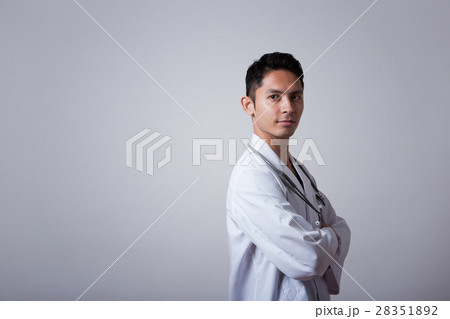 医療従事者（白衣） 28351892