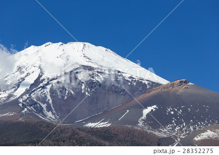 静岡_宝永火口開く富士山 28352275