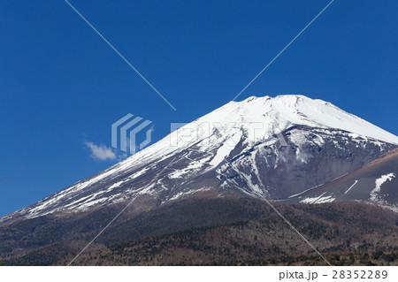 静岡_宝永火口開く富士山 28352289