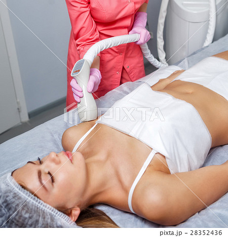 Vacuum massage. Hardware cosmetology. 28352436