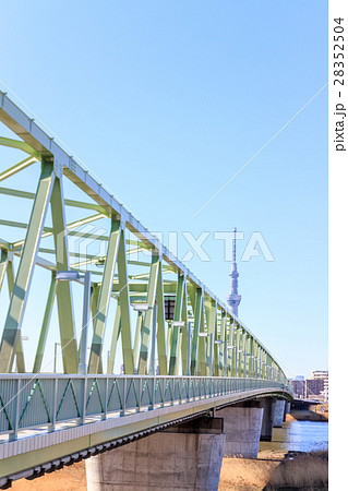 快晴の空　東京スカイツリーと木根川橋 28352504