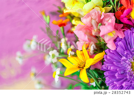Bouquet of garden flowers Bouquet of garden flowers 28352743