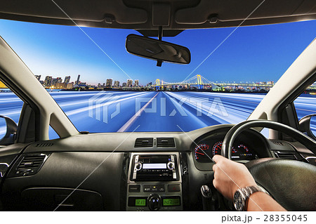 運転席の景色 28355045