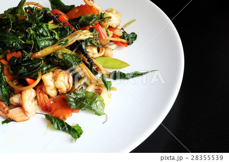 The fried spicy seafood spaghetti. The fried spicy seafood spaghetti. 28355539