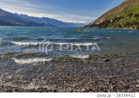 Lake Wanaka, Otago region of New Zealand Lake Wanaka, Otago region of New Zealand 28356412