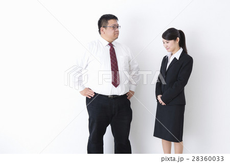 スーツを着た男性 スーツを着た男性 28360033