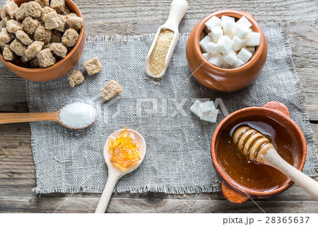 Different types and forms of sugar 28365637