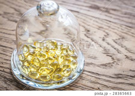 Omega 3 pills 28365663