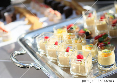 デザートビュッフェ 28368983
