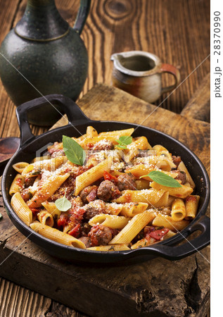 pasta con salsiccia 28370990