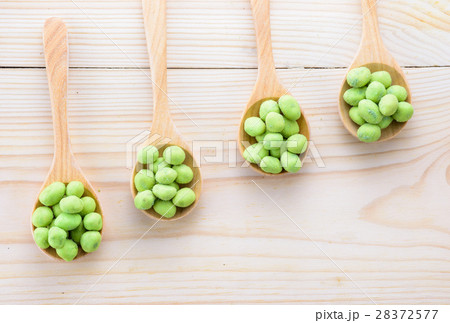 Coated peanuts wasabi flavor Coated peanuts wasabi flavor 28372577