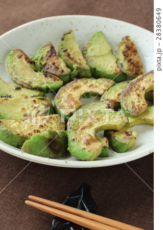 アボカドのオイル炒め アボカドのオイル炒め 28380649