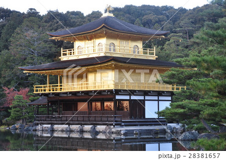 金閣寺　秋　京都 28381657