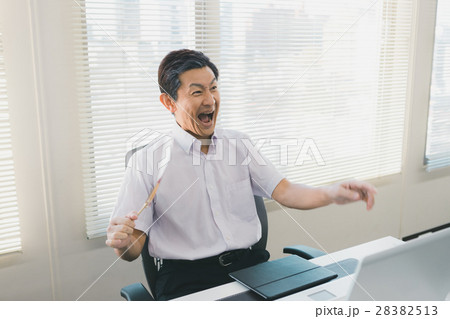 office 28382513