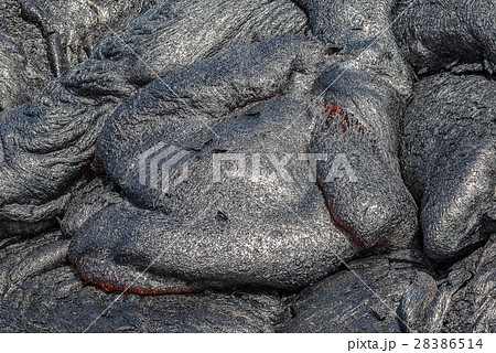 Close up lava flow in lava field 28386514