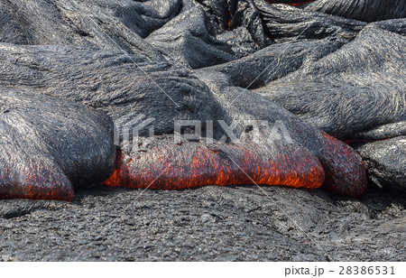 Close up lava flow in lava field 28386531