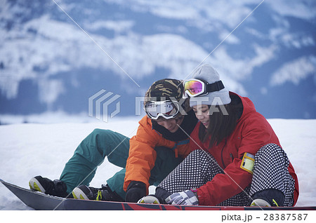 スキー場　カップル 28387587