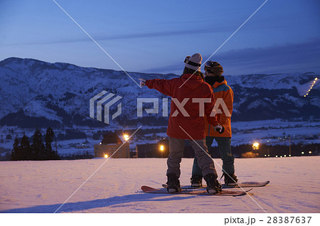 スキー場 カップル スキー場 カップル 28387637