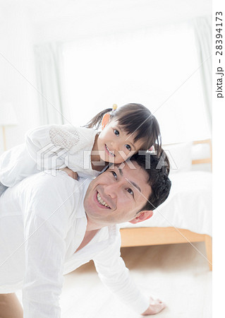 ファミリー 28394173