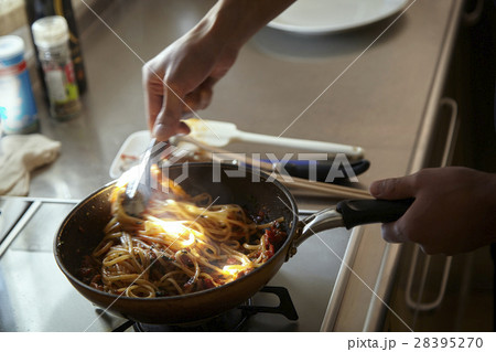 男の料理 28395270