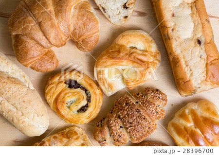 Mixed variety of fresh bakery 28396700