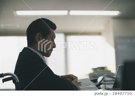 働く障害者　働く障がい者 28407710