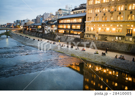 絶景 京都東山の四条大橋からみる景色 京都の風景 の写真素材