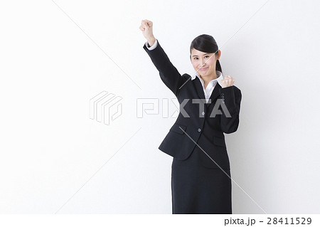 スーツを着た女性 スーツを着た女性 28411529