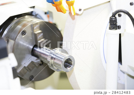 operator grinding mold and die part 28412483