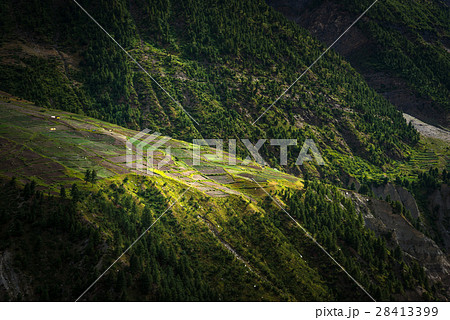 Himalayan mountain view along Manali - Leh Highway 28413399