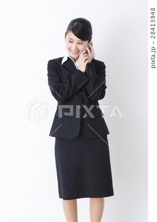 スーツを着た女性 スーツを着た女性 28413948