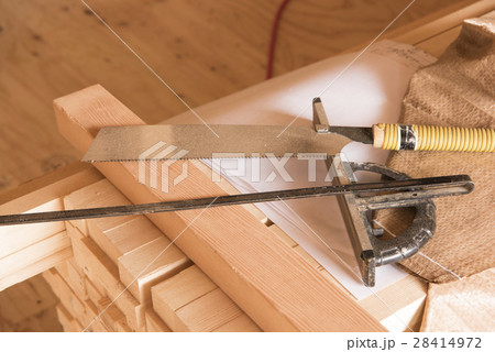 大工道具と木材 28414972