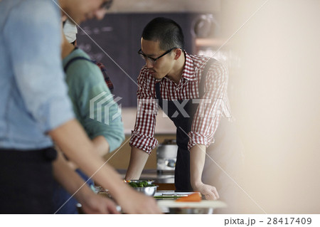 社会人男子　料理教室 28417409