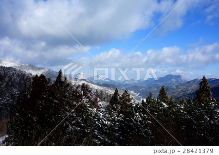 三峰山からの雪景色 28421379