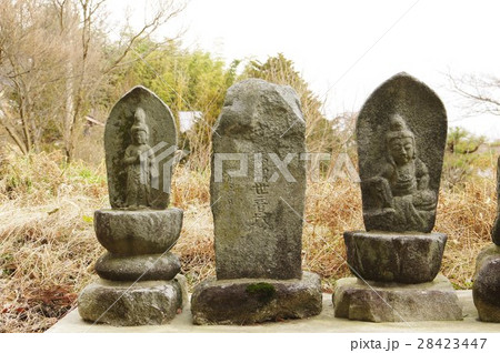 信州の文化財　守屋貞治の祖父　守屋貞七の馬頭観世音菩薩像と石仏群（駒ヶ根市北割塩木休み堂） 28423447