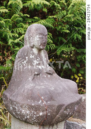 信州の文化財　名工　守屋貞治の石仏　延命地蔵菩薩像　右俯瞰（宮田村田中薬師堂墓地） 28423754