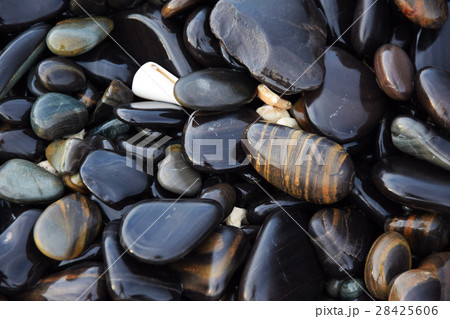 Stone beach 28425606