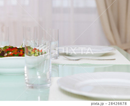 Table setting 28426678