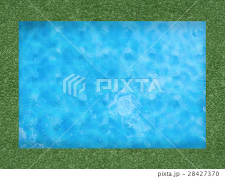pool top view with green grass 28427370