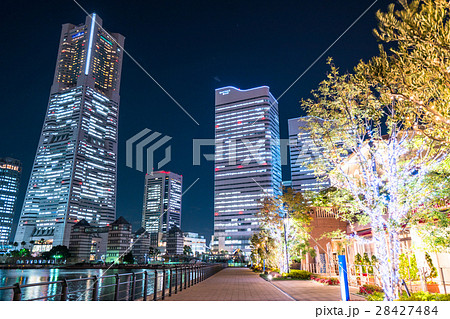 横浜・みなとみらいの夜景 28427484