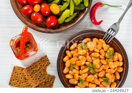 Boiled White Beans smothered in Tomato Sauce Boiled White Beans smothered in Tomato Sauce 28429827