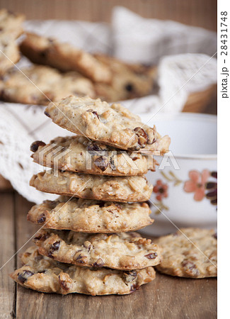 Oatmeal Cookies with dry barberry 28431748
