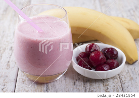 Smoothies with frozen cherry Smoothies with frozen cherry 28431954