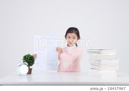 Little girl 325 Little girl 325 28437967